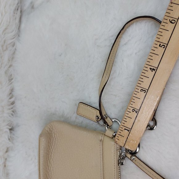 Coach Women's Cream Leather Mini Bag/Wristlet - Picture 12 of 12